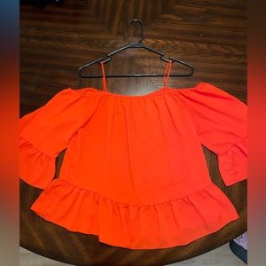 Umgee cold shoulder top. Size M. Burnt orange.